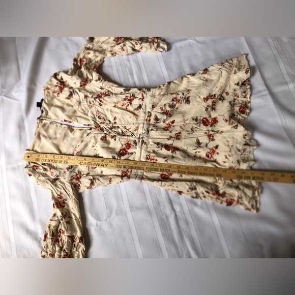 American Eagle Outfitters Floral Romper - Picture 6 of 15